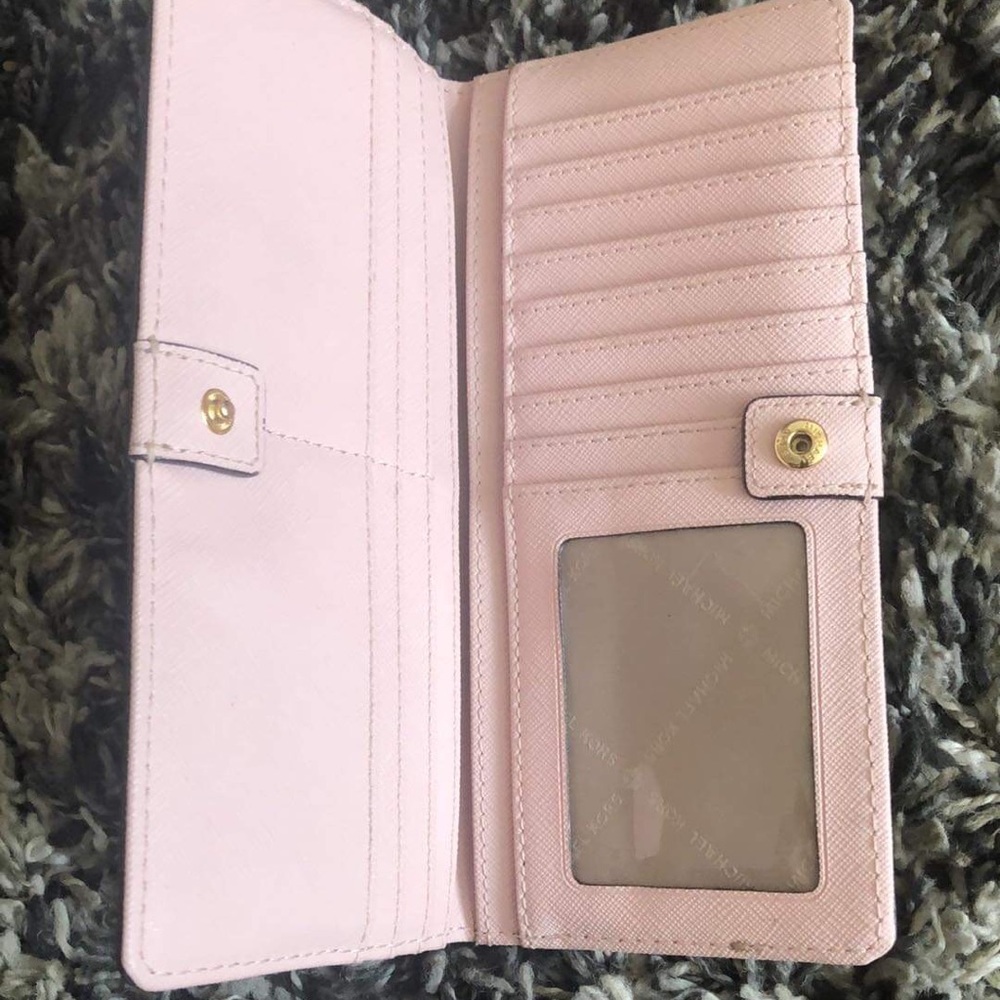 Micheal Kors wallet